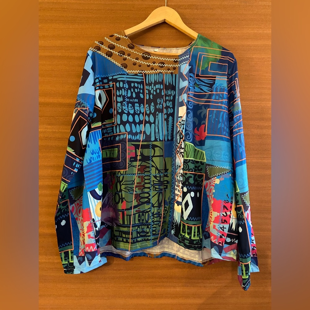 NWOT Beautiful size 2X abstract pattern long-sleeved top